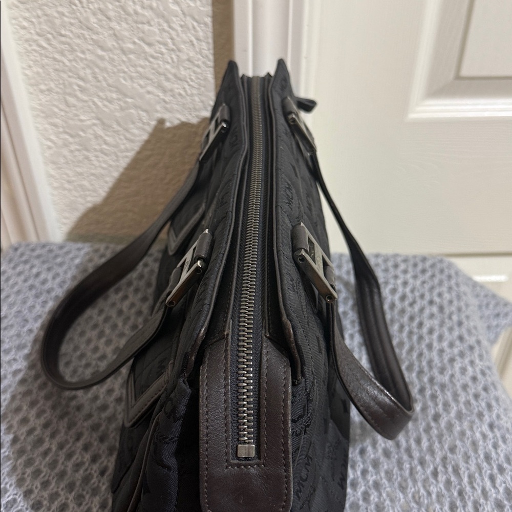 MCM Black Quilted Shoulder Bag - Picture 4 of 9